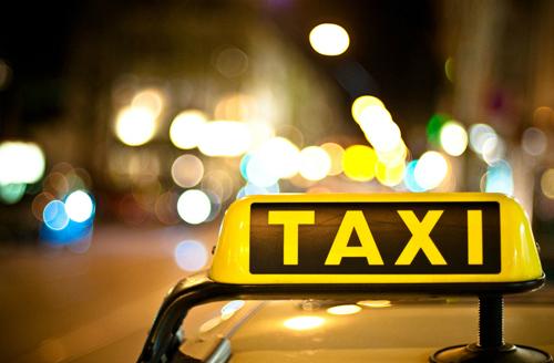 Tránh bị lừa khi đi taxi ở nơi du lịch - 1