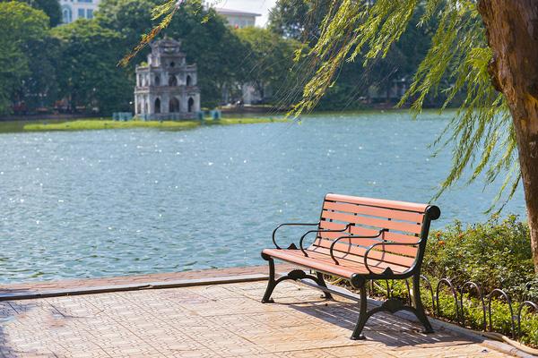 Lời từ biệt cuối mùa thu: Cả yêu thương, cả tủi hờn buồn giận, em ùa vào, em trút xuống mùa thu - 3