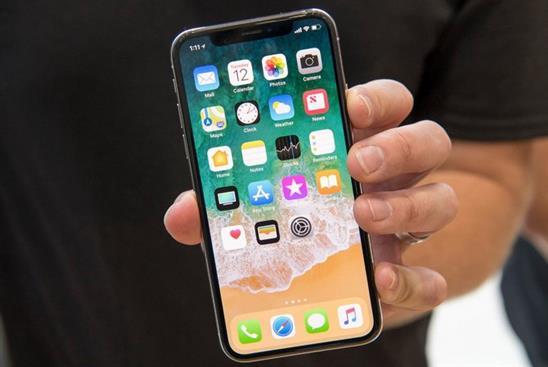 Không thể quen với những thay đổi trên iPhone X, đã có người trả lại - 0