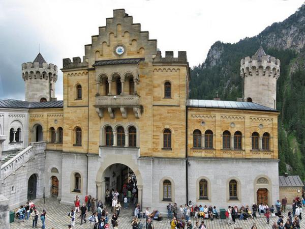 Lâu đài Neuschwanstein, thiên đường cổ tích của nước Đức - 1