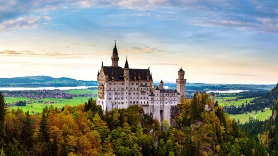 Neuschwanstein tòa lâu đài cổ tích