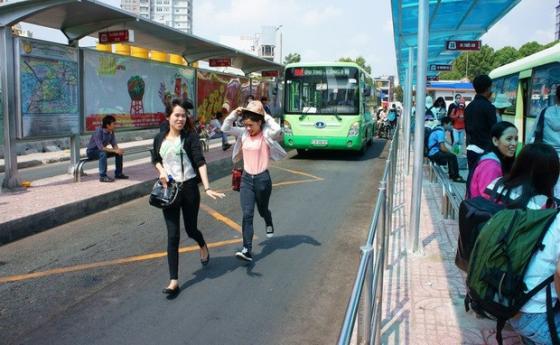 132 2 12 Sai Lam Du Khach Thuong Mac Phai Nhat Truoc Moi Chuyen Bay Can Luu Y Ngay De Tranh Ruoc Hoa Vao Nguoi