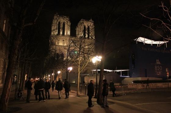 132 4 Di Paris Voi Cai Tui Rong Toi Da Song Nhung Ngay Kho Quen