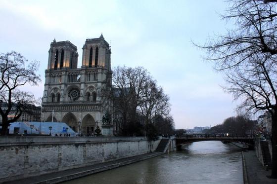 132 6 Di Paris Voi Cai Tui Rong Toi Da Song Nhung Ngay Kho Quen