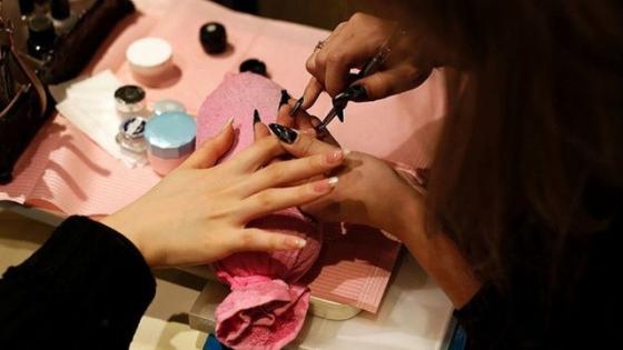 Lao động Việt trong các tiệm nail và trại trồng cần sa ở Anh