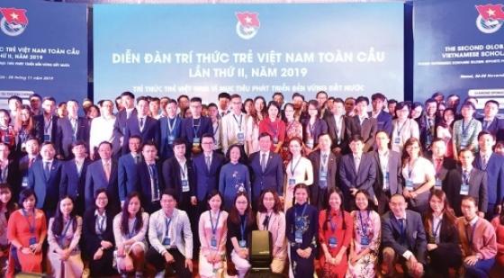 Tri thức trẻ kiều bào “hiến kế” với Quê hương