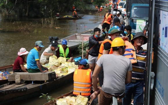 Thực hư quản lý nghệ sĩ tiết lộ: Kêu gọi 10 tỷ từ thiện 5 tỷ, 'lãi' ít nhất 50%, việc minh bạch quá dễ, thậm chí có hoá đơn đỏ đàng hoàng?