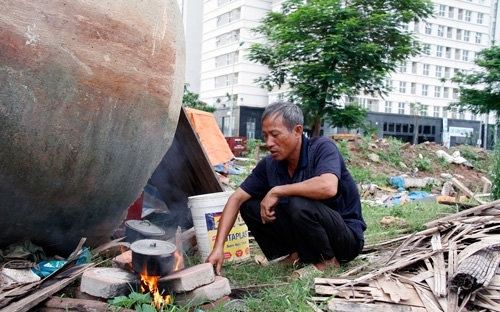 3 Song Trong Cong Lay Lat Tren Via He Thanh Pho 10 Nam Bo Ngheo Nuoi Con Do Thu Khoa Dh Y Ha Noi