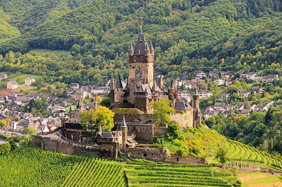 Lạc vào miền cổ tích tại lâu đài Reichsburg Cochem, Đức