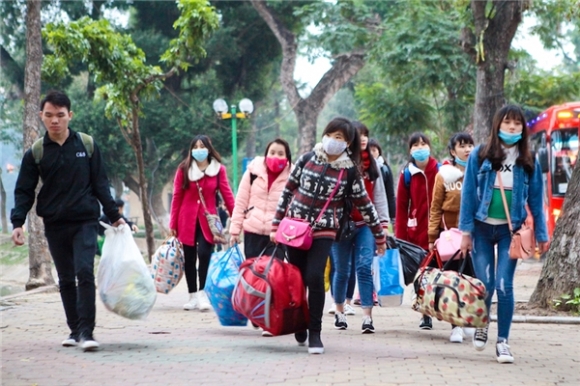 Vận động người dân không về quê ăn Tết, địa phương không nên ''ngăn sông cấm chợ''