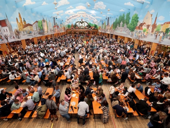 Tưng bừng lễ hội bia Oktoberfest năm 2022 tại Đức