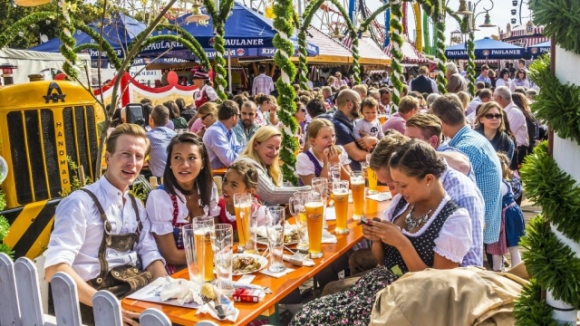 3 Tung Bung Le Hoi Bia Oktoberfest Nam 2022 Tai Duc