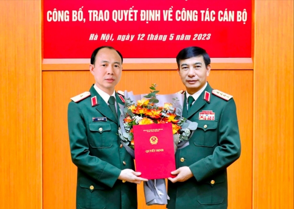 7 Ong Hien La Ai Ma Len Lon Thieu Tuong