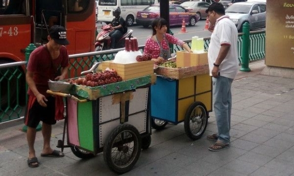 'Làm được như Thái Lan mới nghĩ đến kinh tế vỉa hè'