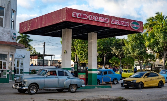 Cuba tăng giá xăng 500%