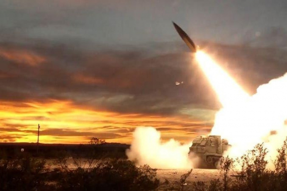 Ukraine có thể đã phóng loạt vũ khí chứa 8.000 quả đạn phá hủy S-400 Nga