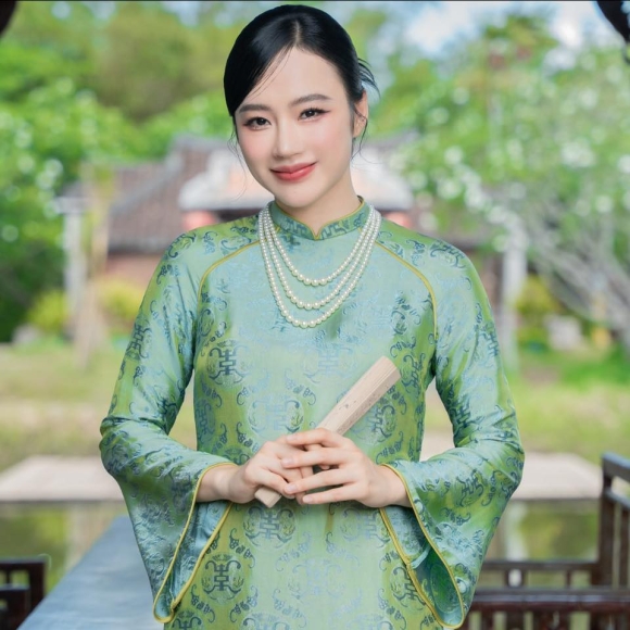 3 Angela Phuong Trinh Ngong Cuong Va Coi Thuong Phap Luat Can Xu Phat Nghiem