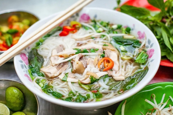 Gốc phở có phải ở TP.HCM đâu mà có tới 8 quán được Michelin Guide chọn?