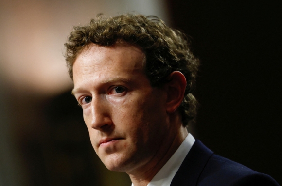 Lời nhận sai muộn màng của nhà đồng sáng lập Facebook Mark Zuckerberg?