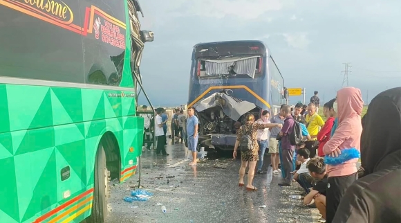 3 ô tô gây tai nạn liên hoàn trên cao tốc Nghi Sơn - Diễn Châu