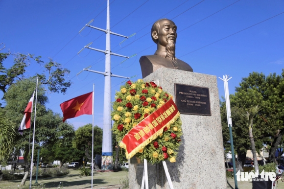 4 Co Do Sao Vang Mu Coi Va Tinh Cam Danh Cho Bac Ho Tai Cong Hoa Dominica