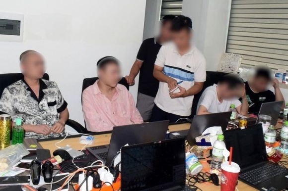 Bắt giữ 49 đối tượng lập cứ điểm lừa đảo tại Hà Nội và Đà Nẵng